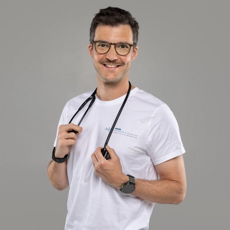 Dr. Robert REITER